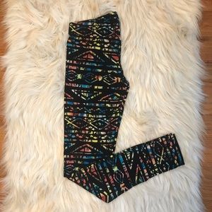 Forever 21 Aztec Rainbow Legging 👖